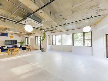 表参道に自社スタジオ「RHF Studio Omotesando」を完備。あらゆる撮影案件や配信案件はもちろん、PRイベントや展示会にも対応しております。