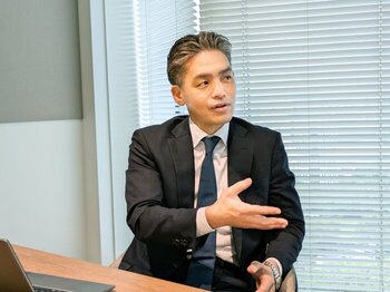企業の成功基盤となる、コストパフォーマンスの高い、効率的かつ高品質な物件を提案し、企業のオフィス移転プロジェクトを支援します。オフィス リーシング アドバイザリー事業部長の山口 成樹さんです。